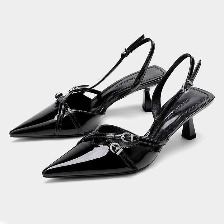 Dame Slingback Pumper med mode spænder og skinnende lakoverflade Stilla