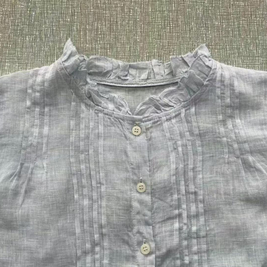 Femme Let foldebluse med knapper Stilla