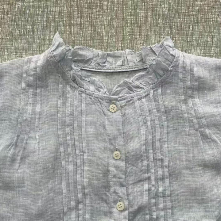 Femme Let foldebluse med knapper Stilla