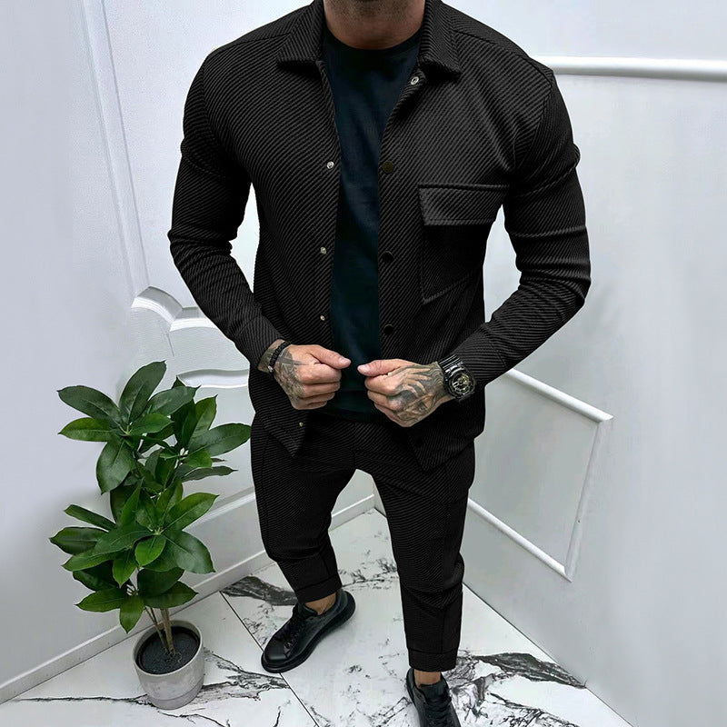 Herrer hyggeligt fritidsoutfit med struktureret overdel og elegant bukser Stilla