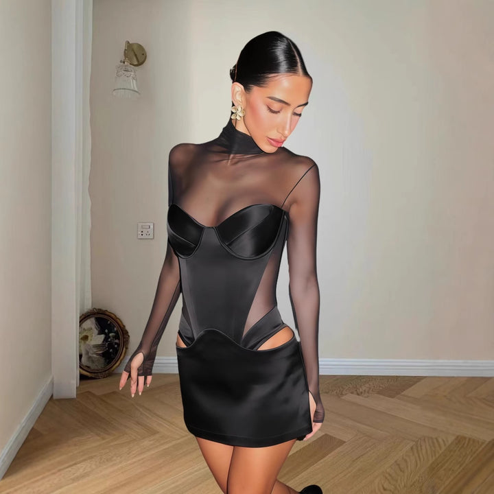 Dame Cut-Out Minikjole med transparente ærmer og tætsiddende pasform Stilla
