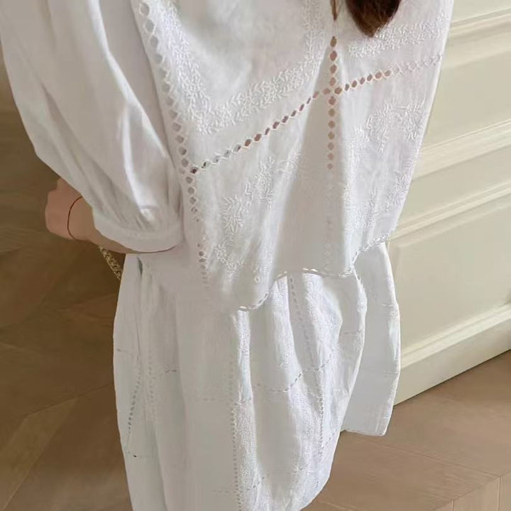 Dame Midirok med kunstneriske broderier og delikate flæsedetaljer Stilla