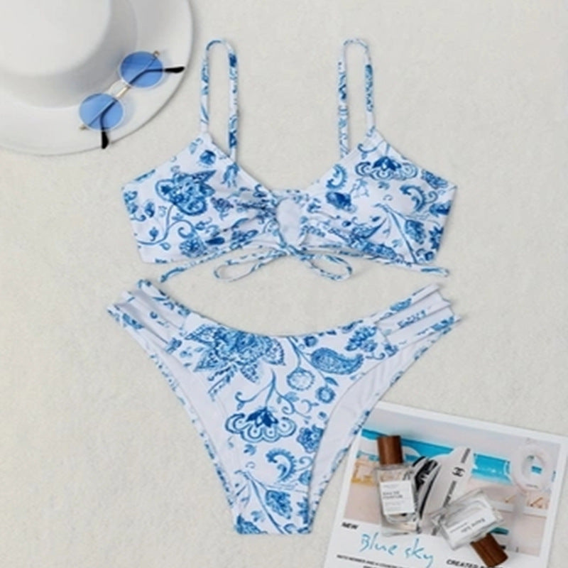 Dame bikini-sæt med legende blomsterdesign og justerbar top Stilla