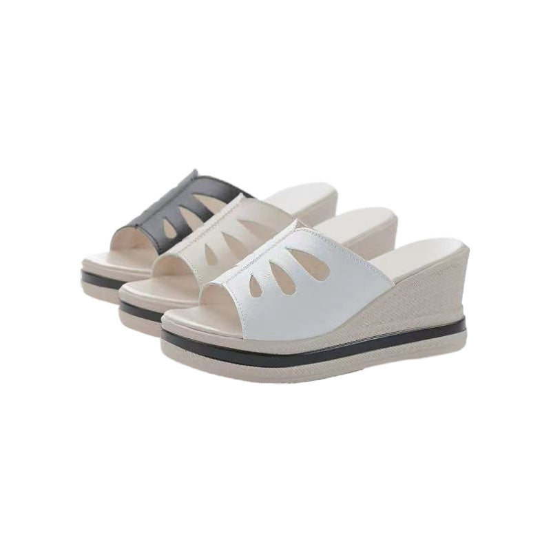 Dame Wedge-Pantoletten med moderne cut-out-design og behageligt fodseng Stilla