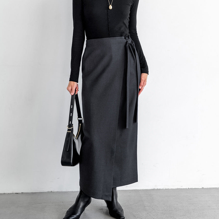 Dame wrapped skirt with side slit and decorative tie belt Stilla