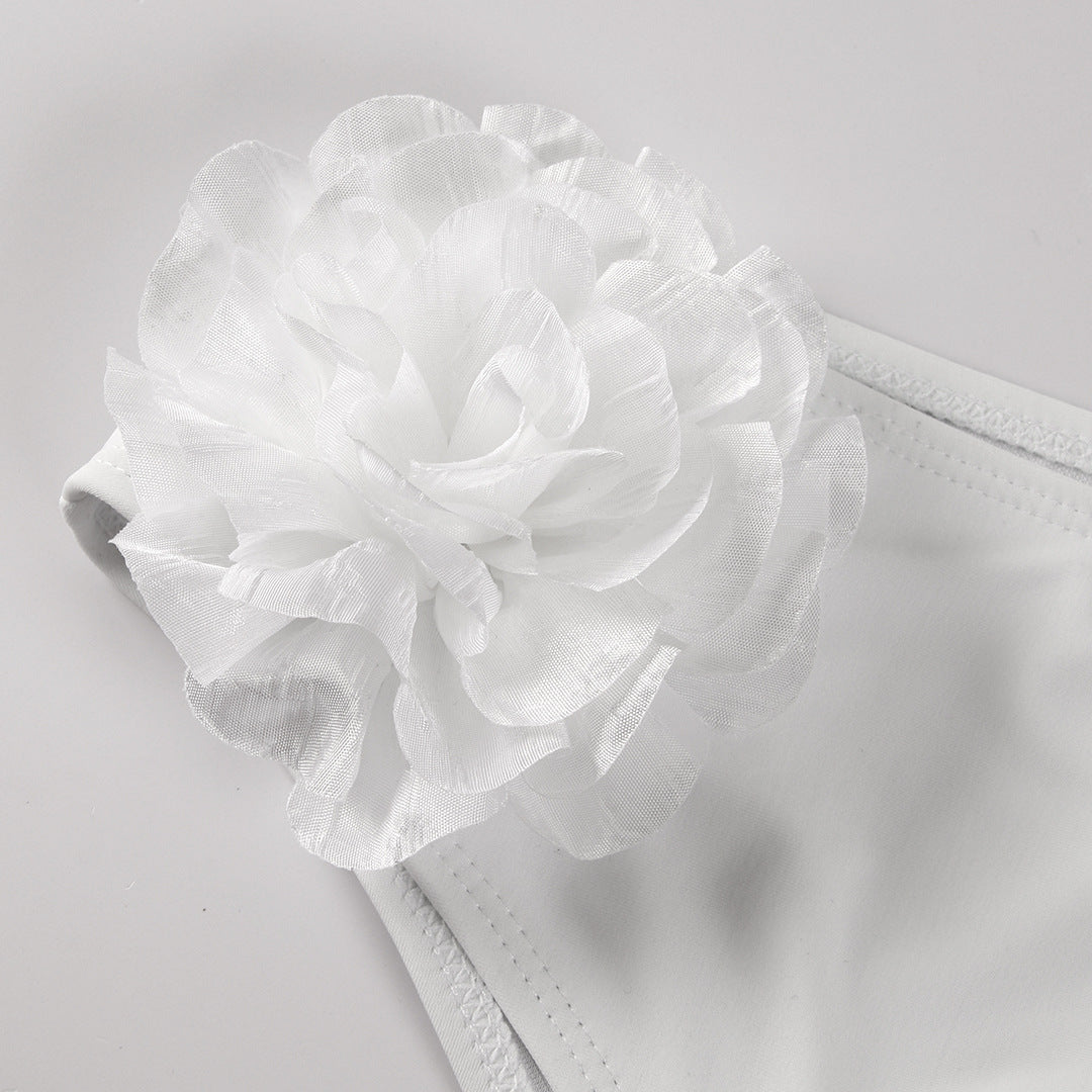 Dame bikini-sæt med blomsterdesign og moderne bandeau-top Stilla