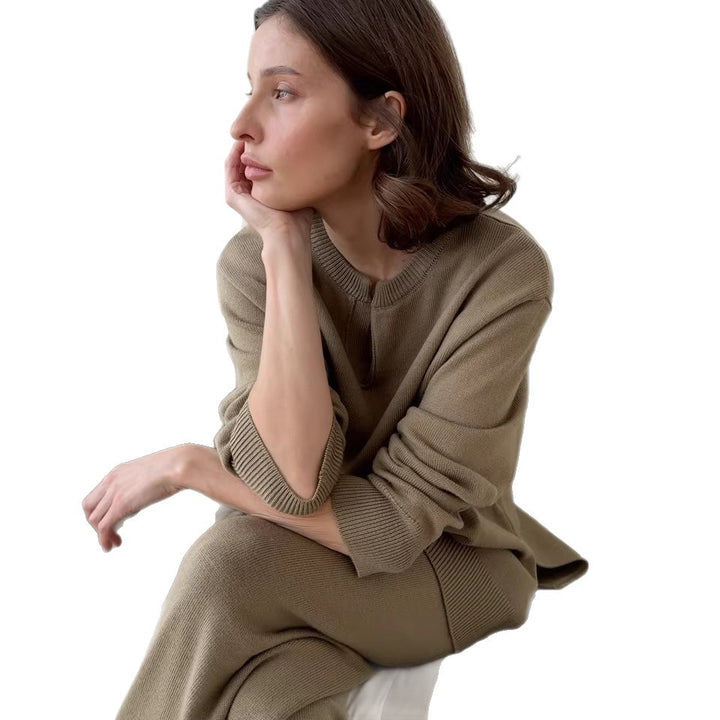 Kvinders strikket sweater med elegant halsudskæring Stilla