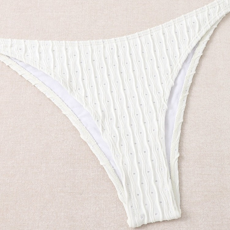 Dame triangel-bikini med moderne indpakningskjole og elegante detaljer Skovae