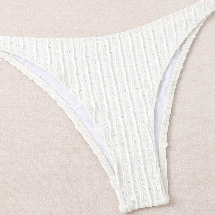 Dame triangel-bikini med moderne indpakningskjole og elegante detaljer Skovae