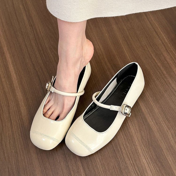 Dame Ballerinas med justerbar rem og elegant spændeaccent Stilla