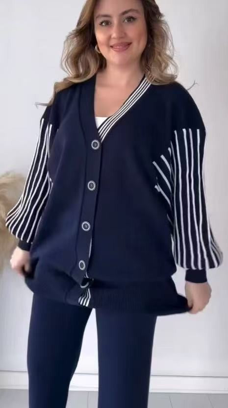 Dame moderens og komfortabelt lounge-sæt med bred pasform og struktureret cardigan Stilla