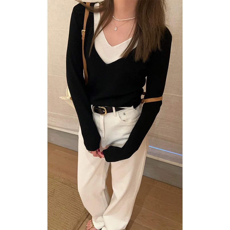 Damer V-hals sweater lavet af fint ribstrikket Stilla