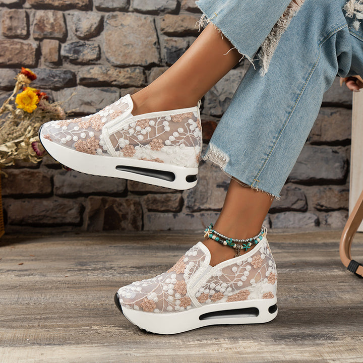 Dame Sporty Sneakers med blomsterbroderi og komfortabel sål Stilla