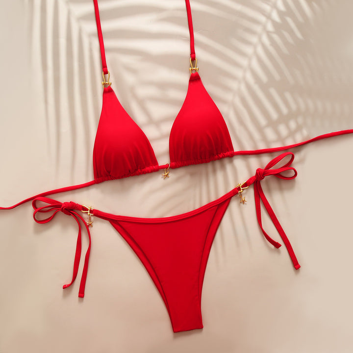 Dame triangel-bikini med elegant knude-detalje og moderne accenter Skovae