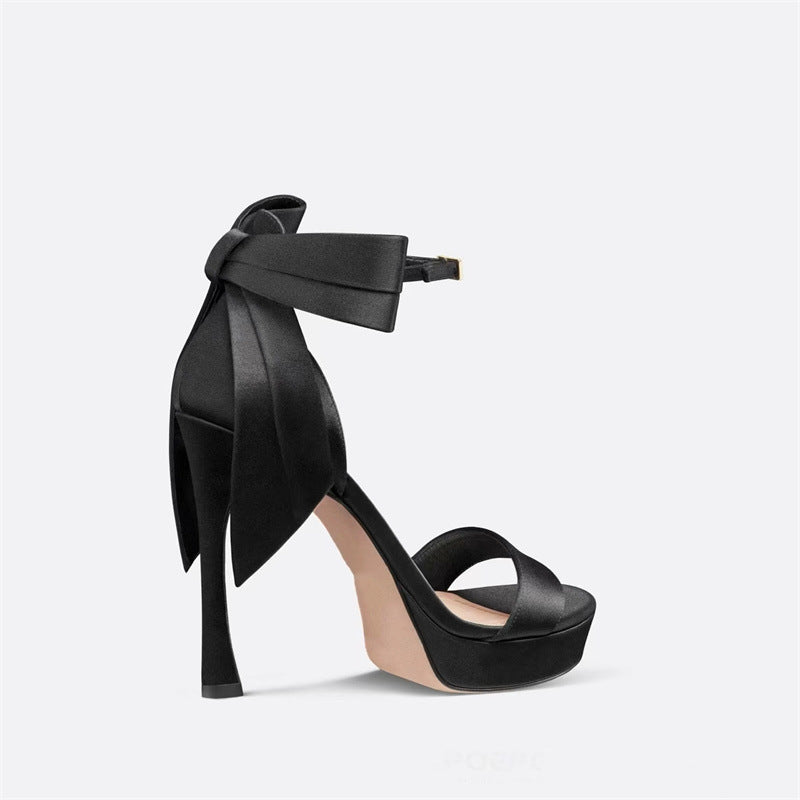 Femme High-Platform Satin- hæl sandaler med dekorativ bånd-detalje Stilla