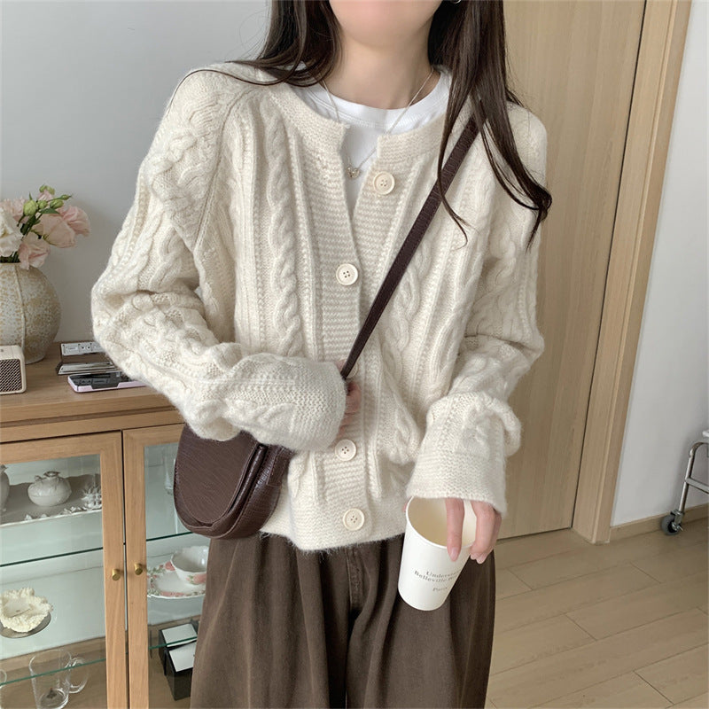 Damer chunky strikket cardigan med kabelmønster og brede ærmer Stilla