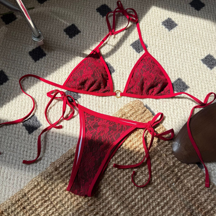 Dame spids-bikini-sæt med elegante snøredetaljer og forførende design Stilla