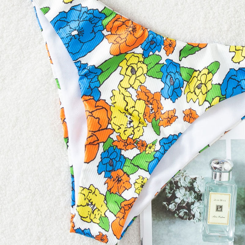Dame asymmetrisk bikini med blomstret design Skovae