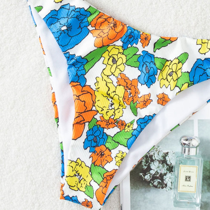 Dame asymmetrisk bikini med blomstret design Skovae