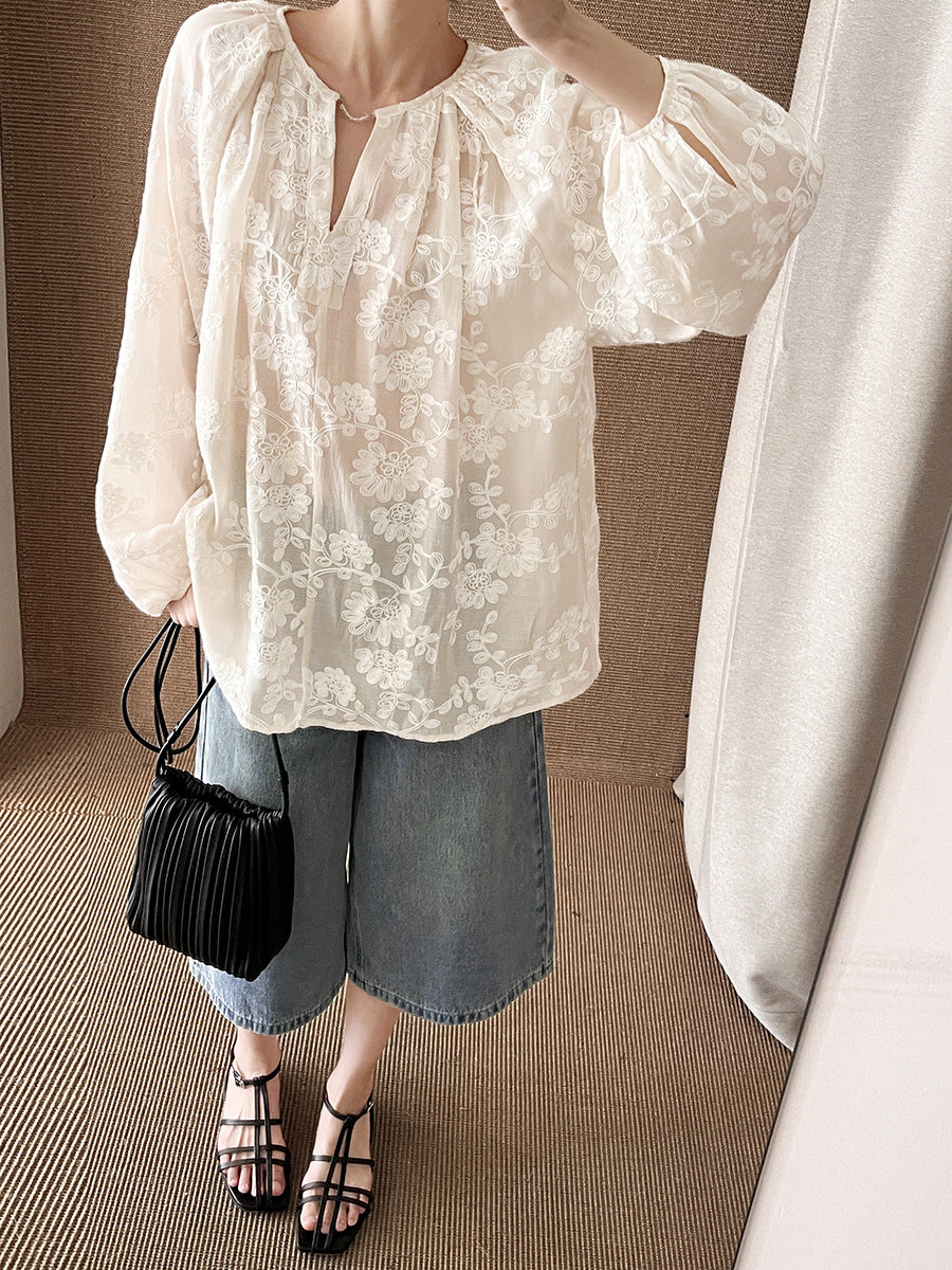 Damebluse med blomsterbroderi Stilla