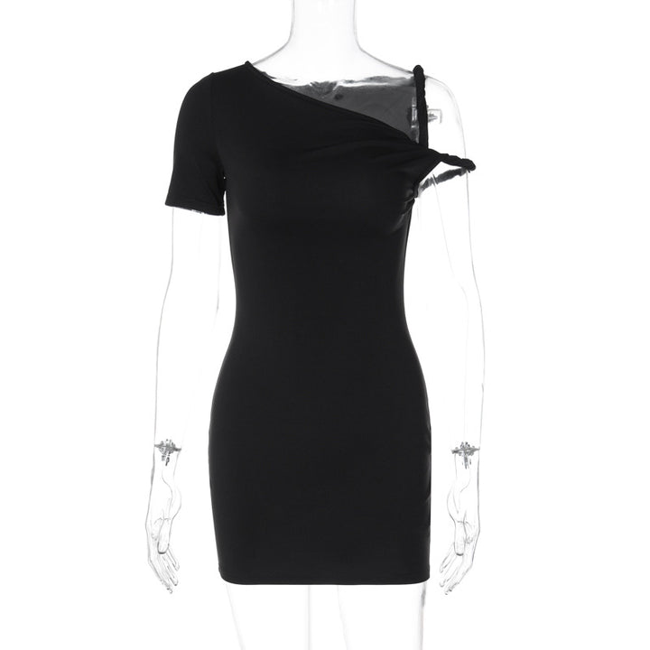 Dame sporty minikjole med asymmetrisk snit og fint bånddesign Stilla