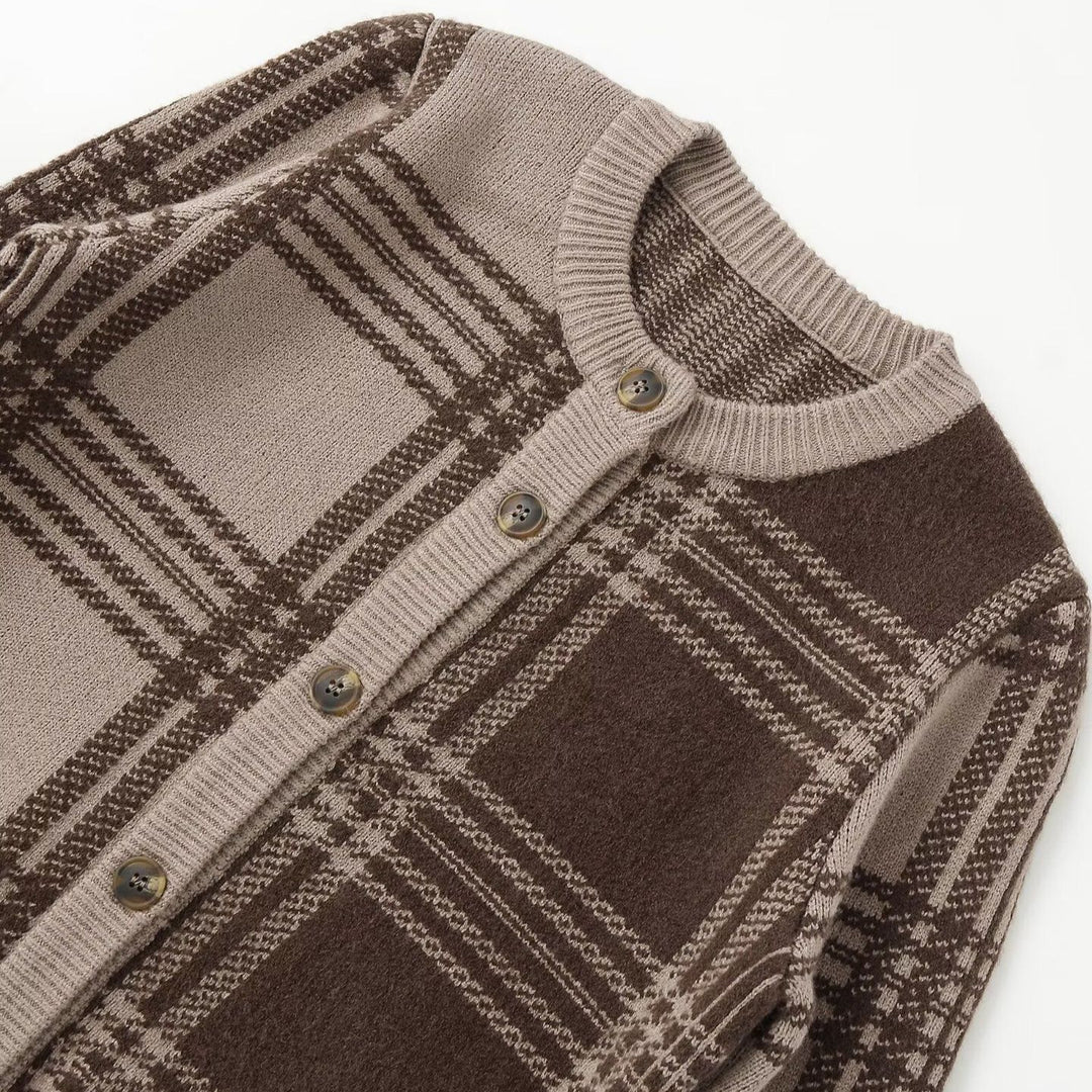 Dame cardigan i moderne flannel-look med knaplukning og elegant ternet mønster Stilla