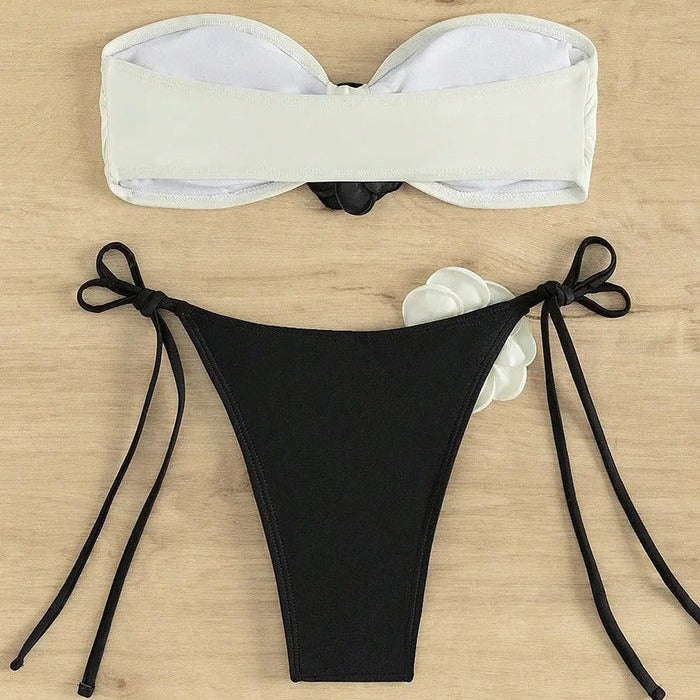 Dame Bandeau-Bikini med blomsterdetaljer og justerbare stropper Stilla