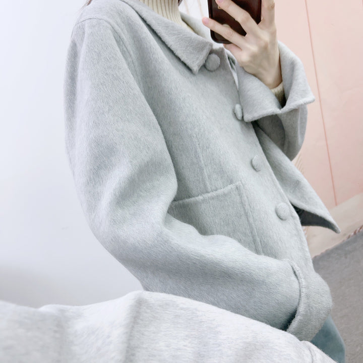 Dame elegant Teddyjakke med store knapper og klassisk revers Stilla