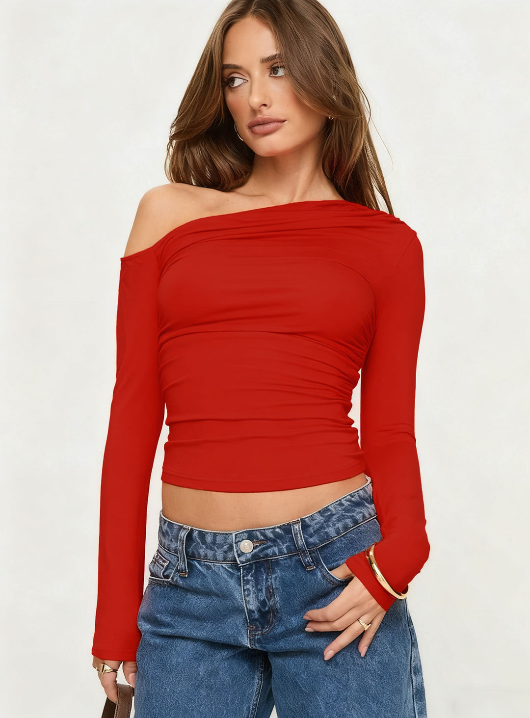 Dame Off-Shoulder Rynket skjorte med lange ærmer og elegant design Skovae
