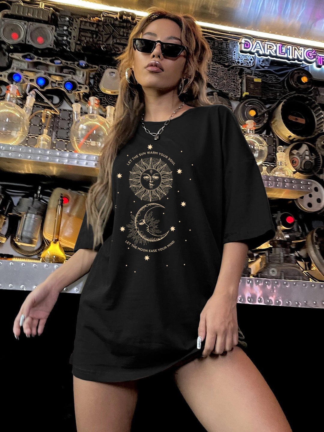 Dame afslappet T-shirt med kreativt sol- og månemotiv Stilla