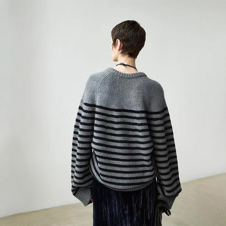 Kvinders afslappede V-hals sweater med striber