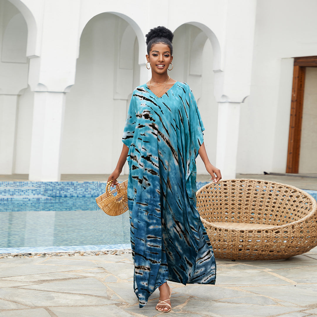 Dame Strandkaftan med moderne batikdesign og elegant V-udskæring Stilla