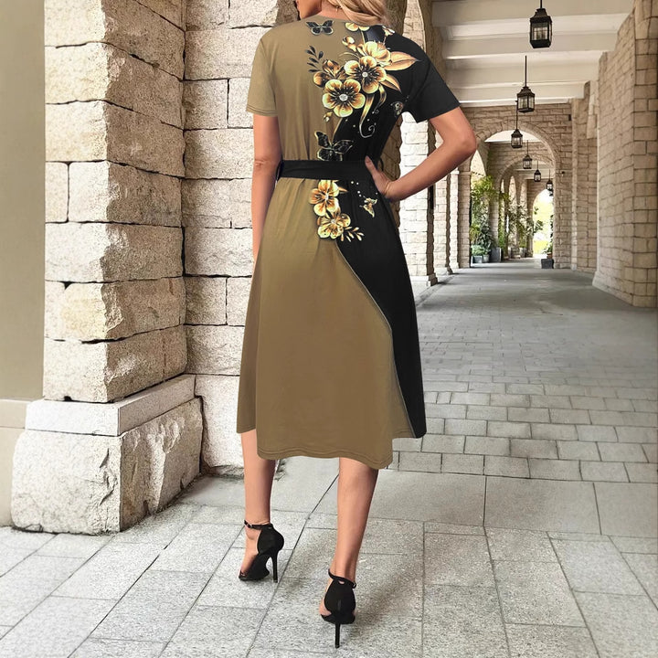 Dame Midikjole med floralt accent og taljerbar bælte Stilla