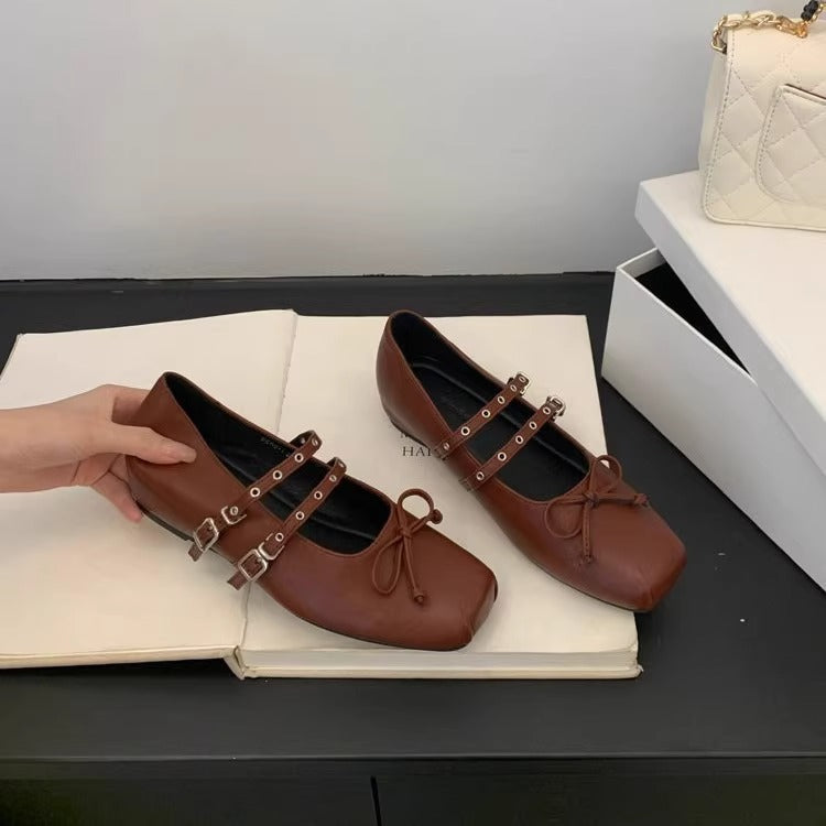 Dame Mary Jane Ballerinas med kvadratisk tåparti og dobbelt justerbare remme Stilla
