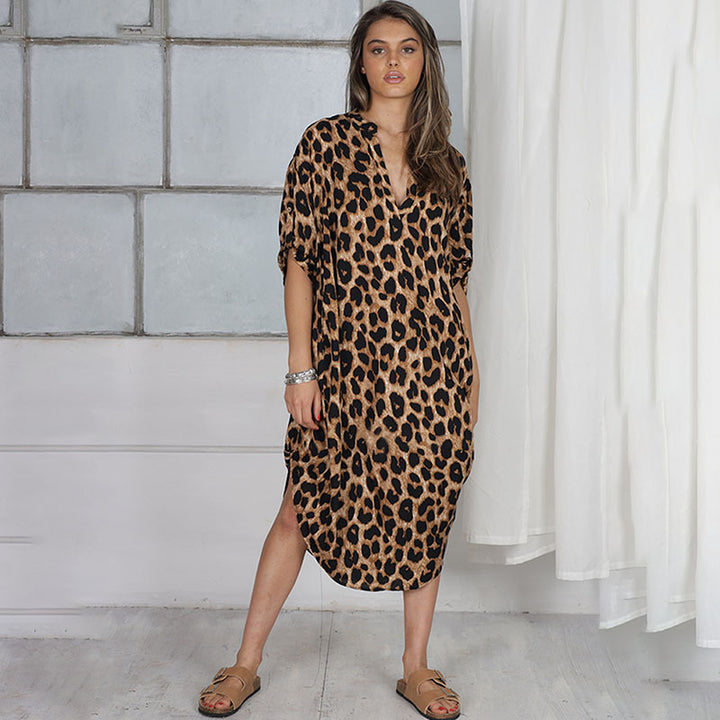 Dame Kaftan med spændende leopardmønster og flydende silhuet Stilla