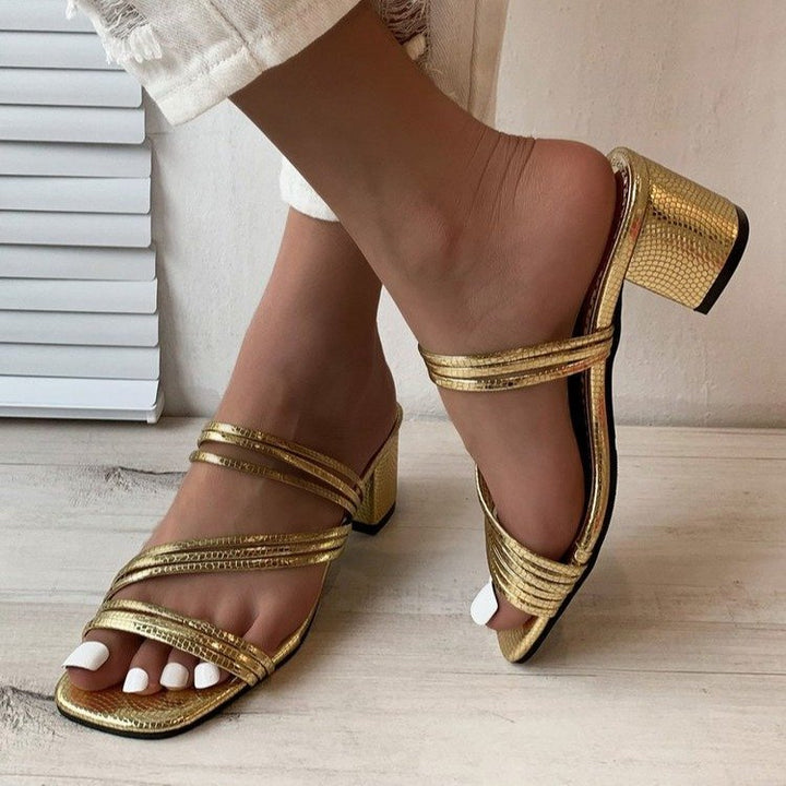 Dame Åbne Mules med stilfuld remdesign og elegant blokhæl Stilla