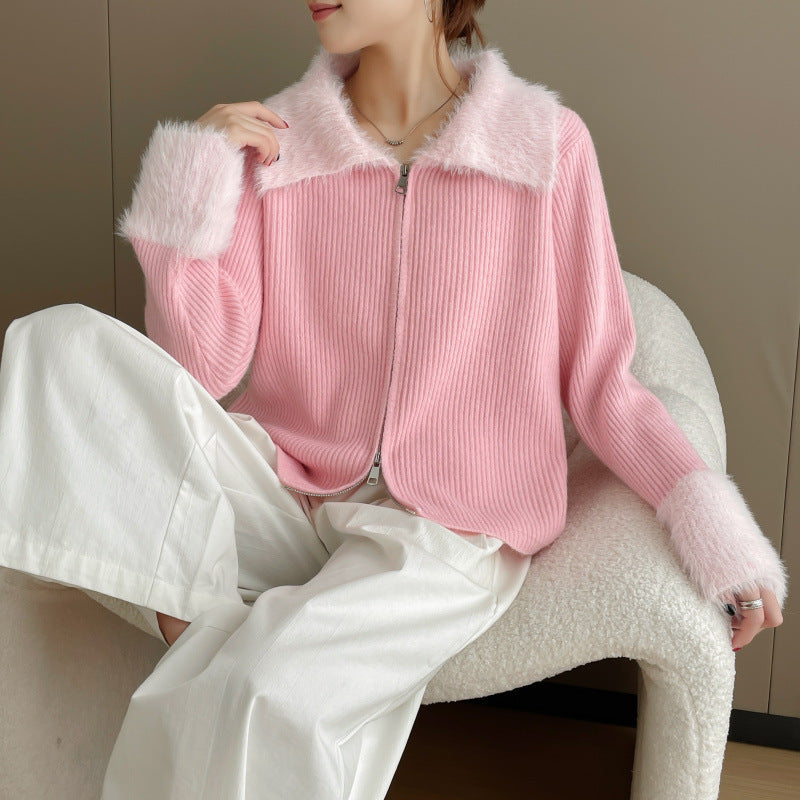 Kvinders cardigan med luksuriøs faux fur krave og ribbet strik drape