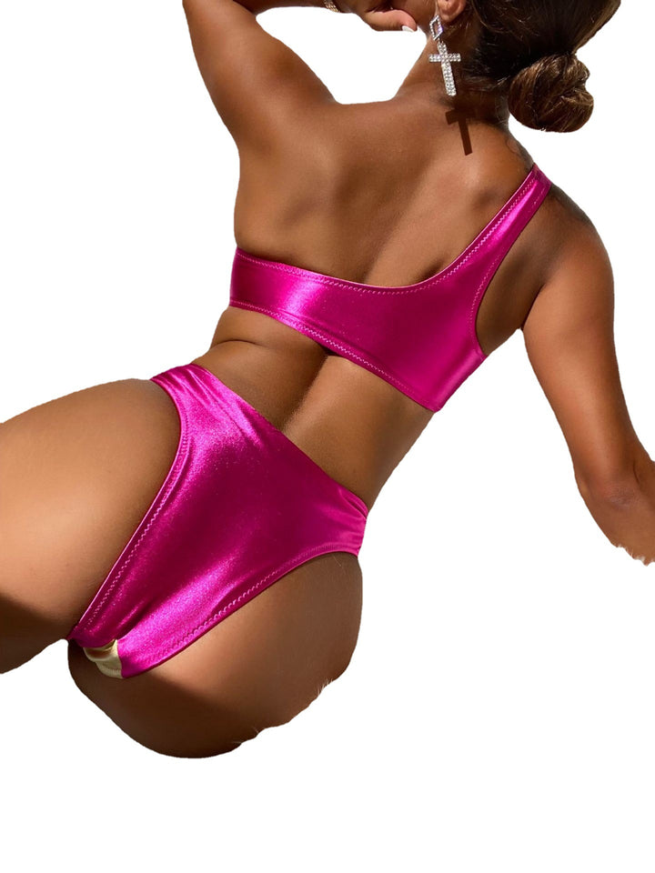 Dame Bikini-overdel med asymmetrisk snit og luksuriøse applikationer Stilla