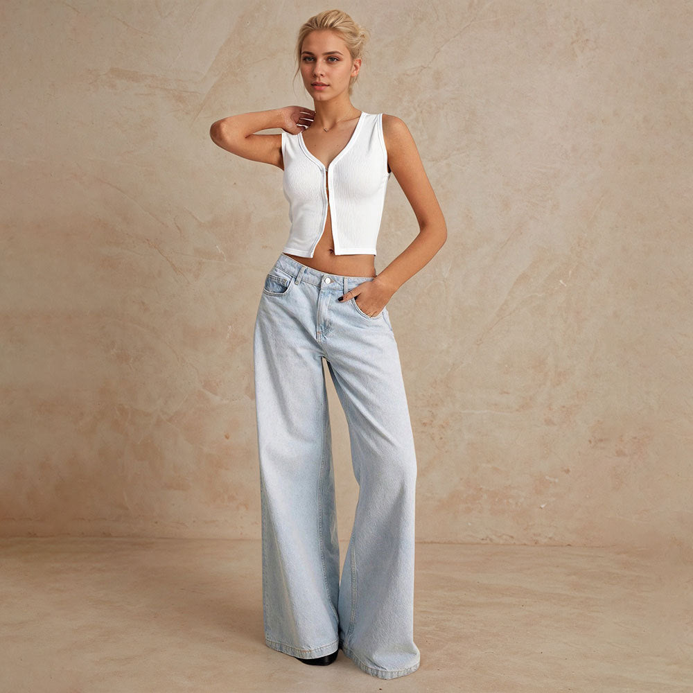Kvindernes cropped top med dyb V-hals og dekorativ knapdesign Stilla