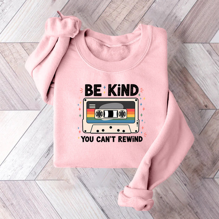 Kvinders sweatshirt med vintage kassette-design og inspirerende skrift Stilla