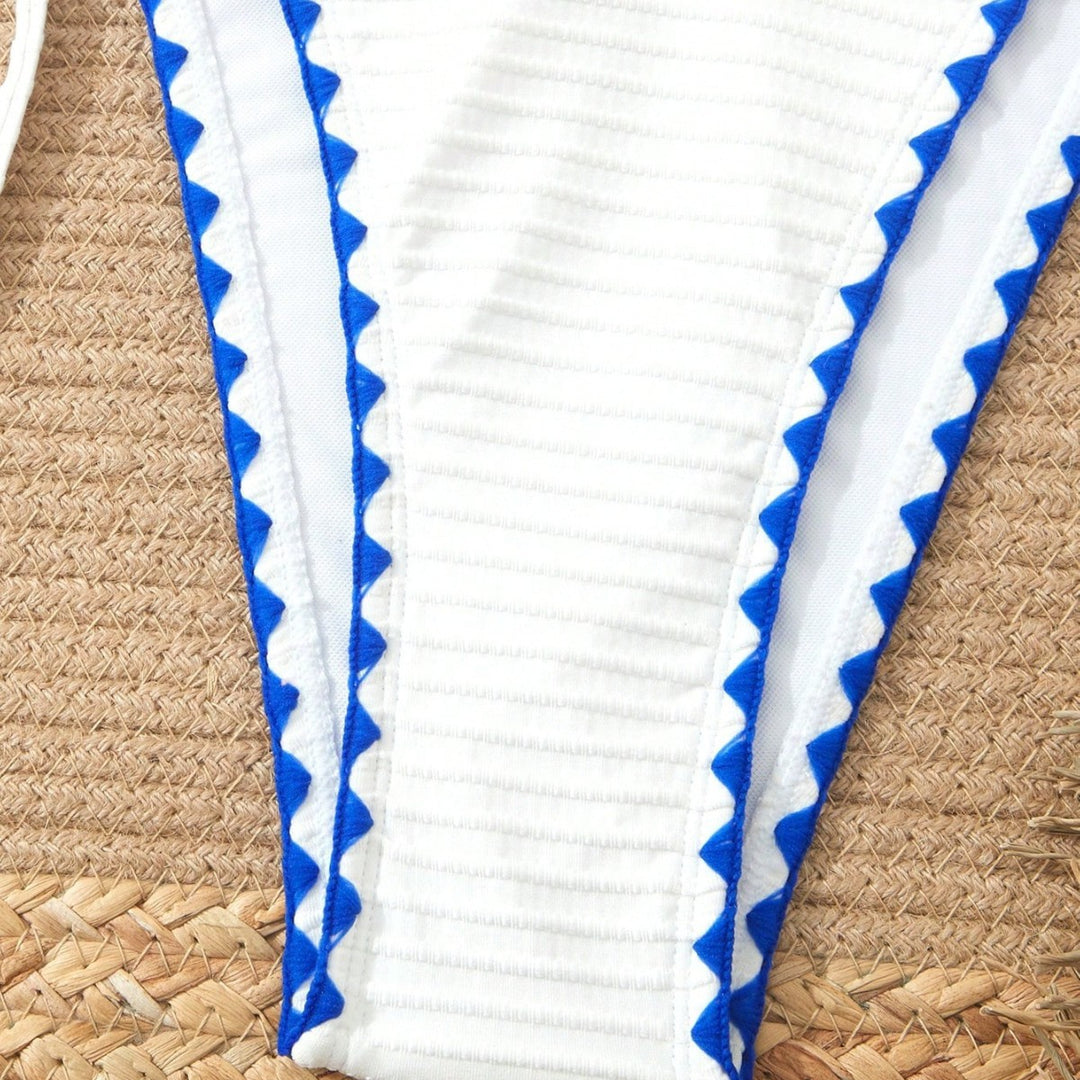 Dame Bandeau-bikini med raffineret ruffles design og justerbare stropper Stilla