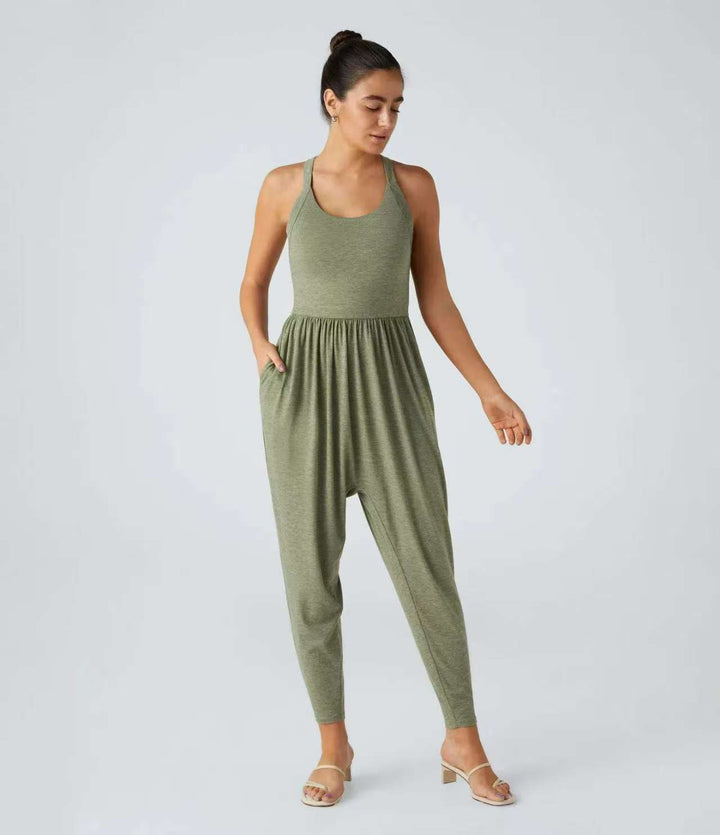 Dame jumpsuit med afslappet snit og praktiske sidelommer Stilla