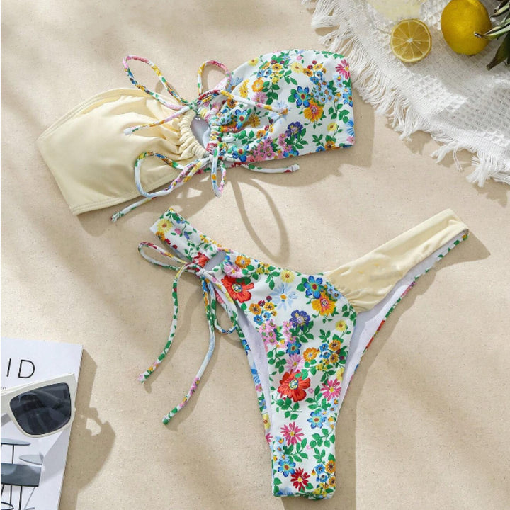 Dame Bandeau-Bikini-sæt med justerbare stropper og feminint blomstermønster Stilla
