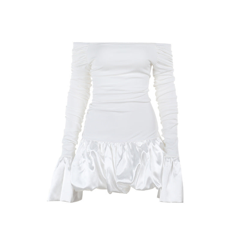 Kvinders off-shoulder mini kjole med asymmetrisk flæse detaljer og gennemsigtige ærmer