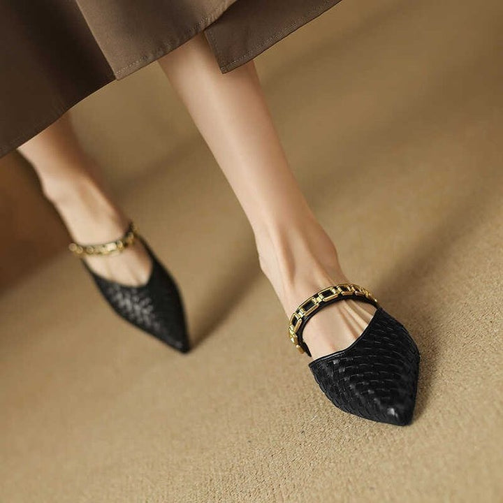 Femme Chic Vævet Slingback Flade med Kædedetalje Stilla