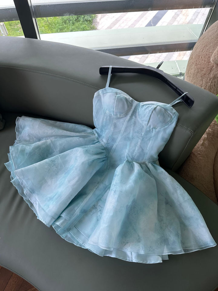 Dame cocktailkjole med strapless top og svingende tylskørt Skovae