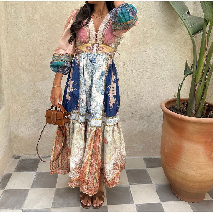 Dame Boho-inspireret maxikjole med voluminøse ærmer og farverigt patchworkdesign Stilla