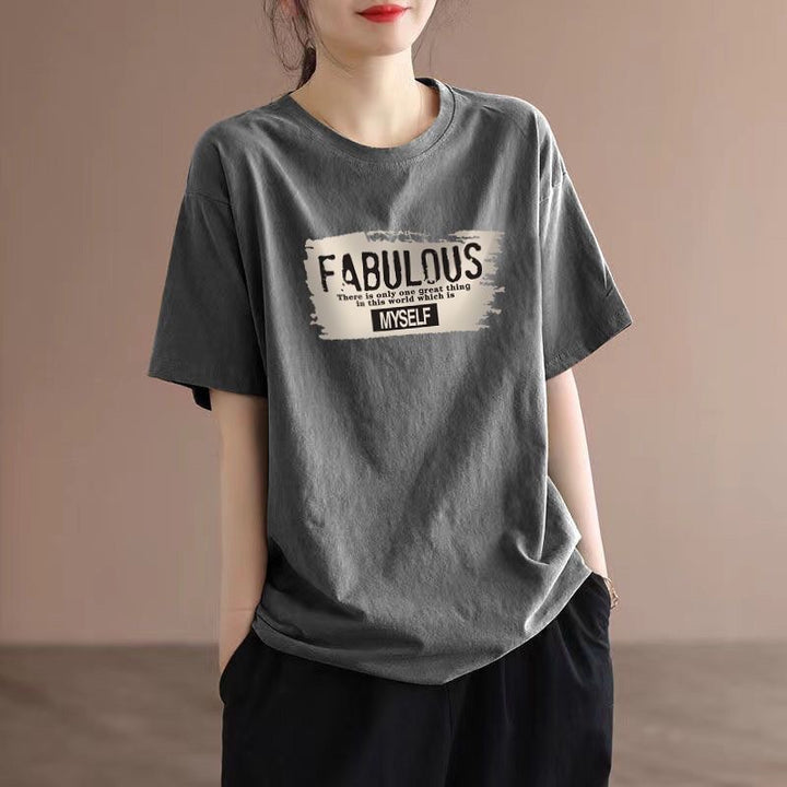 Dame T-shirt med kreativt statementtryk og afslappet snit Stilla