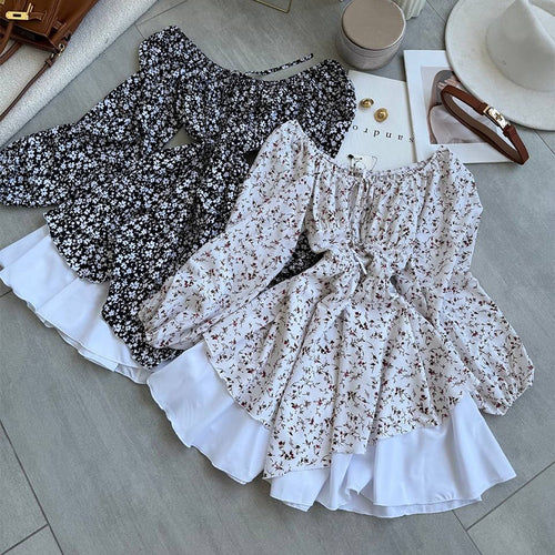 Damebluse med rynket ærme og blomsterdesign Stilla