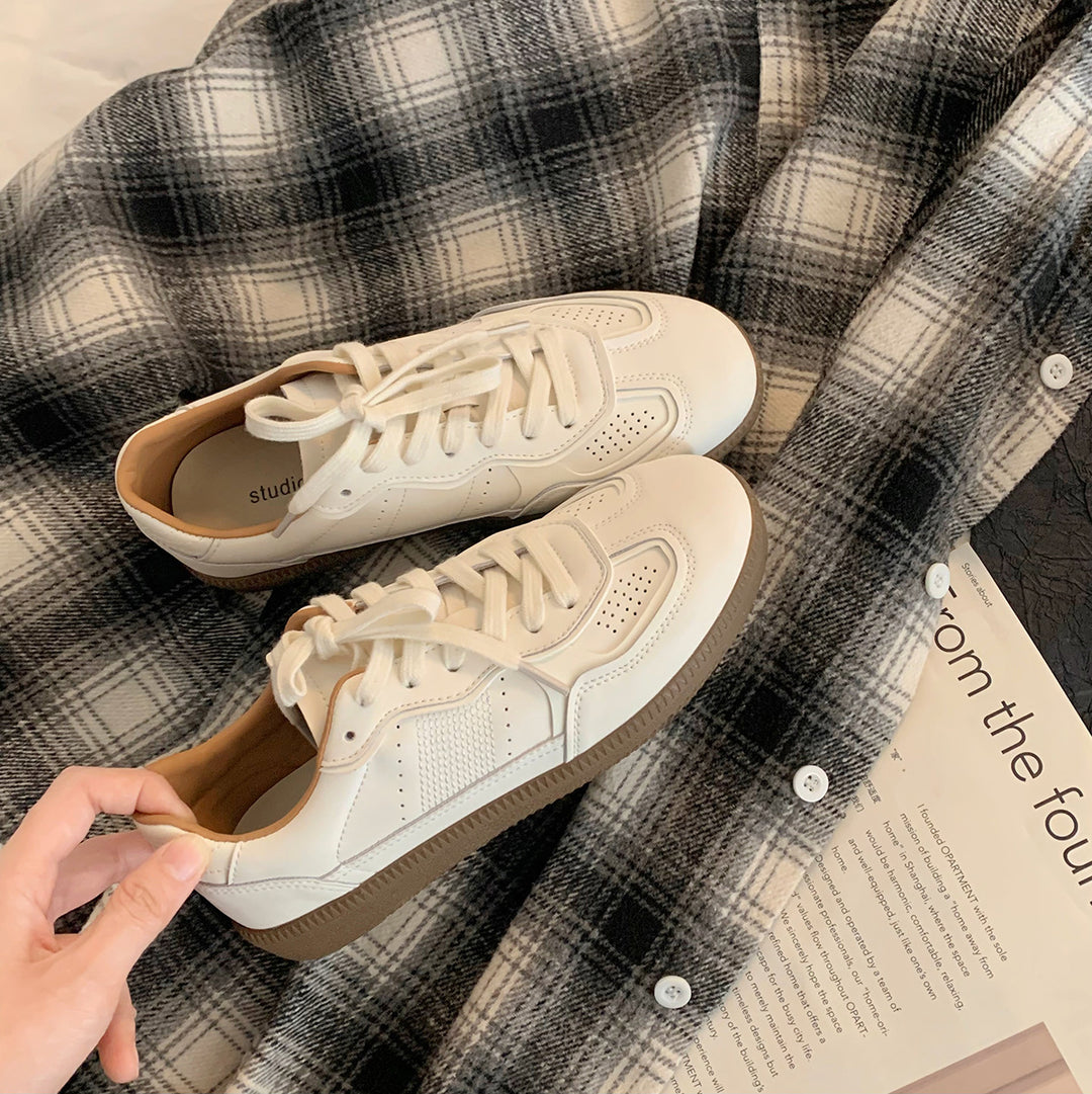Dame Fritid Retro-inspirerede Sneakers med perforeret design Stilla
